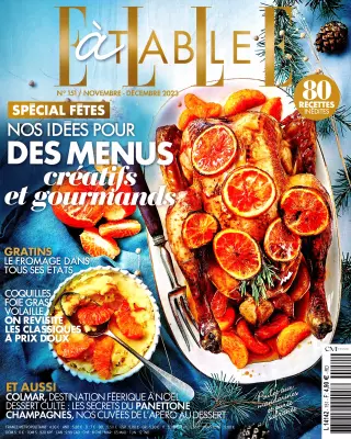 Elle à table